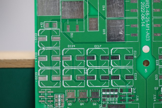PCB電路板抄板是如何實現(xiàn)的?PCB抄板的具體步驟和方法