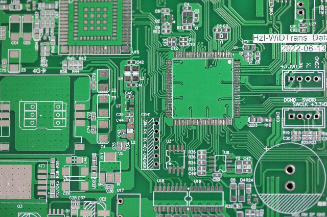 PCB設(shè)計(jì)中的布局與布線規(guī)則有哪些?PCB設(shè)計(jì)布局與布線規(guī)則